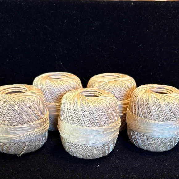 Hem Crochet Cotton Thread Size 30 in Cream - 450 yds - Picture 3 of 4